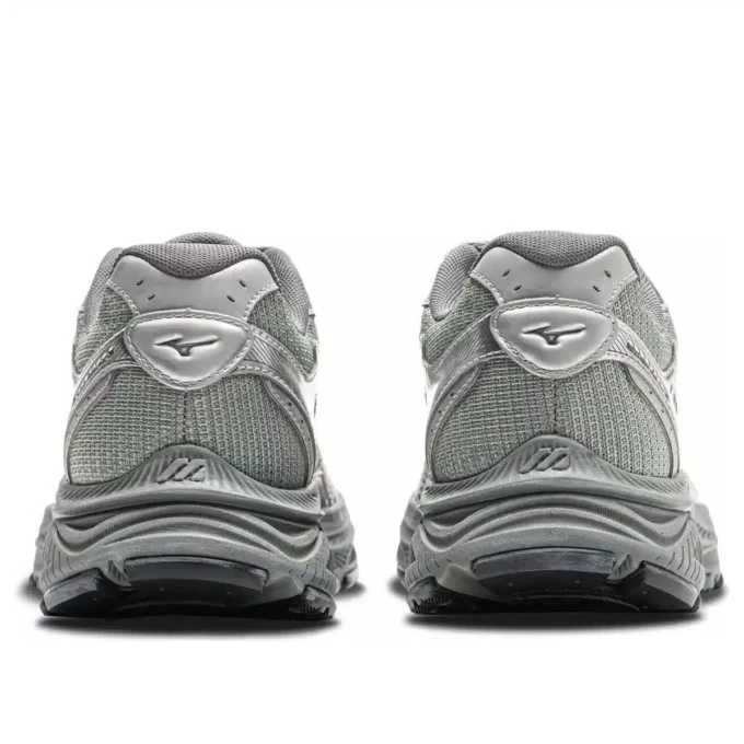 MIZUNO Racer S &laquo;Silver Grey&raquo;
