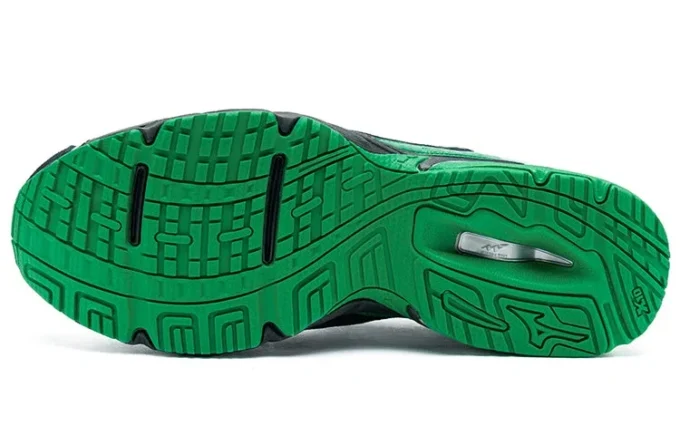 Mizuno x Randomevent Wave Rider 1 &laquo;Black Green Silver&raquo;