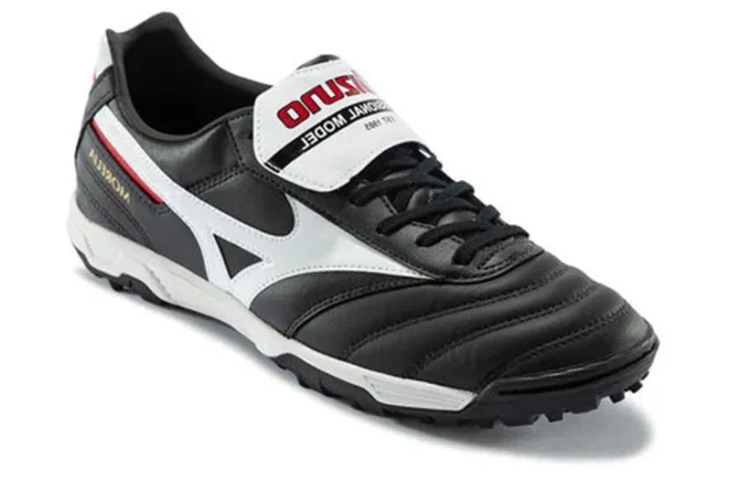 Morelia ll Pro As Football boots &laquo;Black White&raquo;