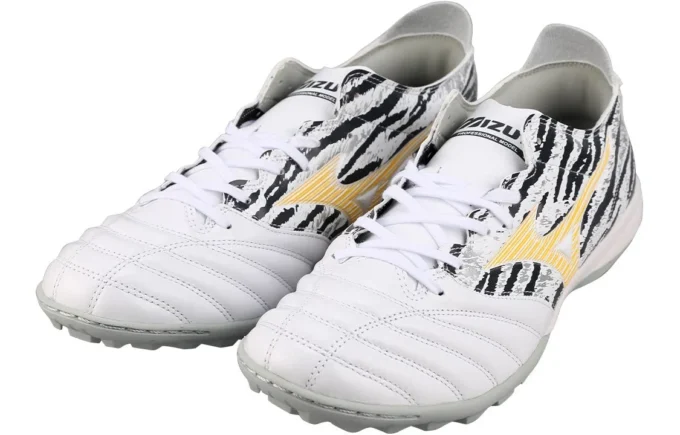 Morelia Neo 3 &laquo;White Black&raquo;