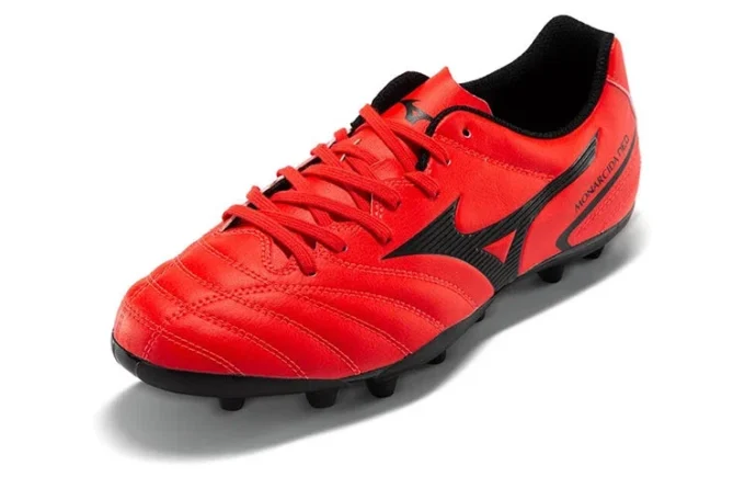 Morelia Neo II &laquo;Red Black&raquo;