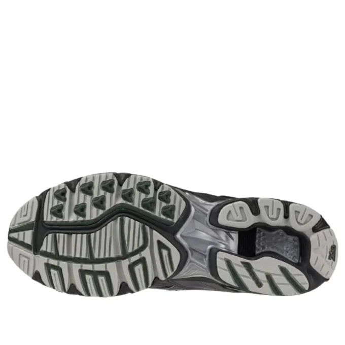 Wave Rider 10 &laquo;Odyssey Grey Salute&raquo;